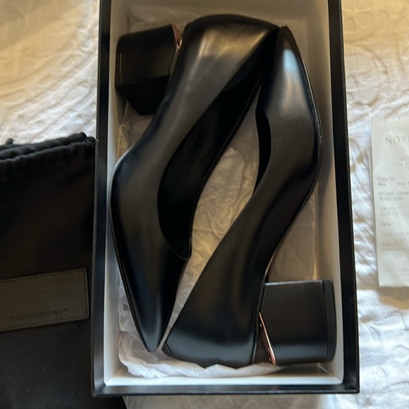 Alexander Wang black shoes. Like new. Worn only once. Euro size 38 - Picture 8 of 9